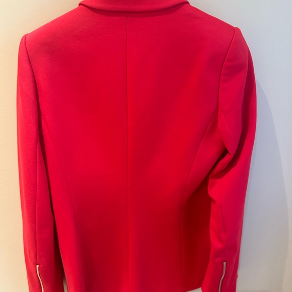 Blazer - Picture 4 of 4